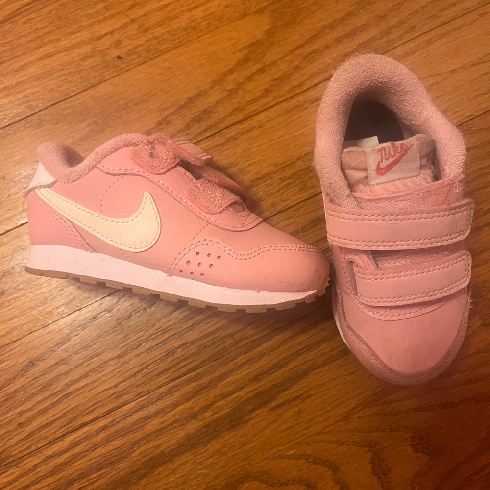 Nike Pink Velcro Sneakers for Everyday Wear